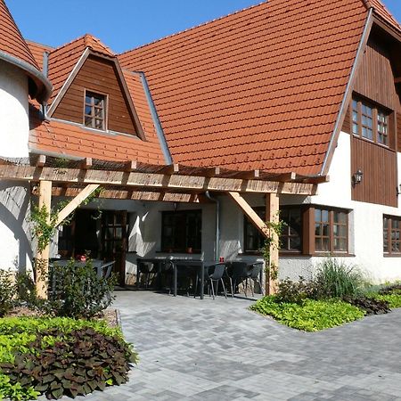 Kadarta Vendeglo Panzio Bed and Breakfast Veszprém Buitenkant foto