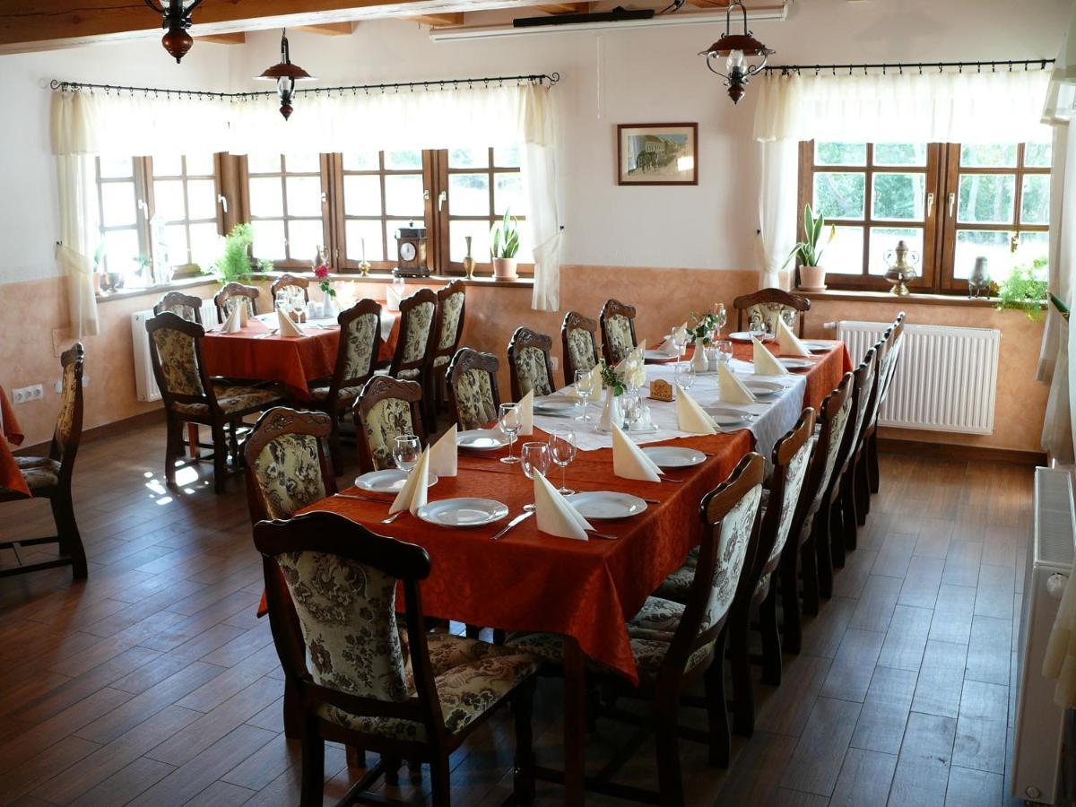 Kadarta Vendeglo Panzio Bed and Breakfast Veszprém Buitenkant foto