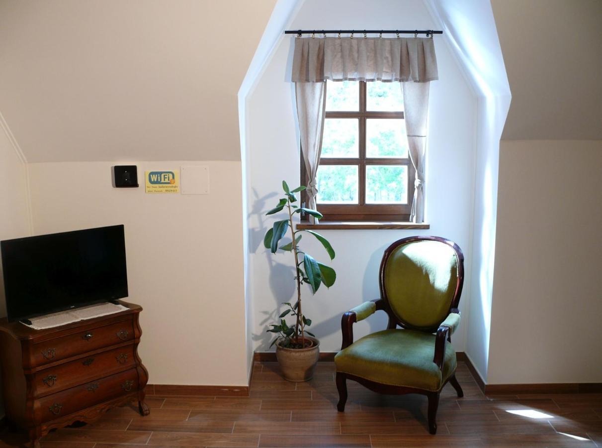Kadarta Vendeglo Panzio Bed and Breakfast Veszprém Buitenkant foto