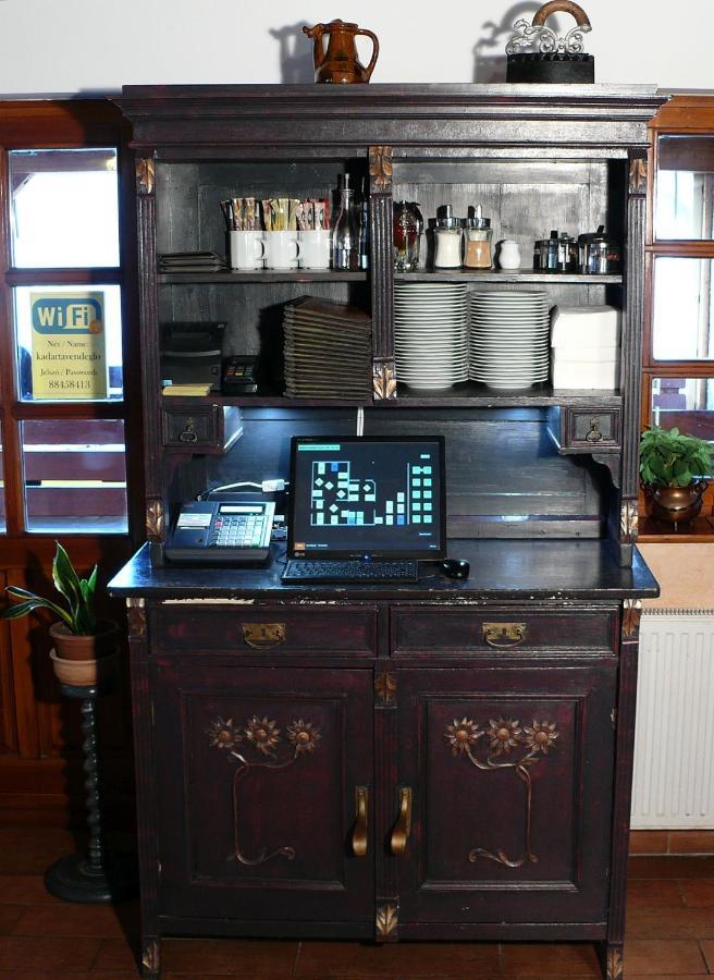 Kadarta Vendeglo Panzio Bed and Breakfast Veszprém Buitenkant foto