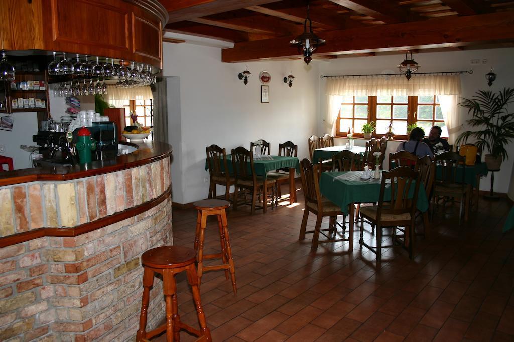 Kadarta Vendeglo Panzio Bed and Breakfast Veszprém Buitenkant foto
